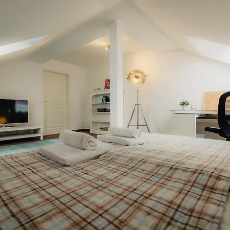 Naehe Messe, Flughafen Bmw & Porsche *