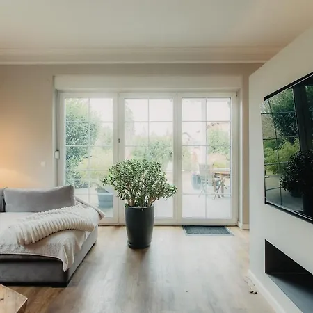 Villa Naehe Messe, Flughafen Bmw & Porsche Leipzig