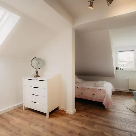 Villa Naehe Messe, Flughafen Bmw & Porsche *